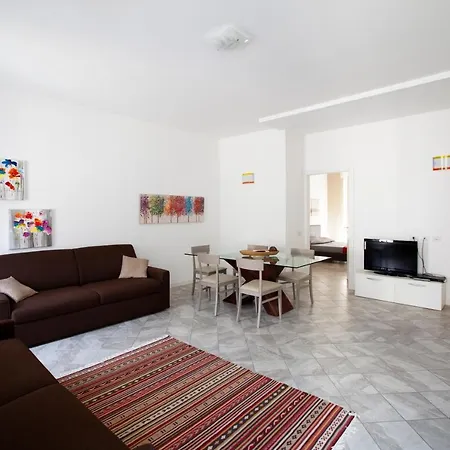 Benzi Apartment